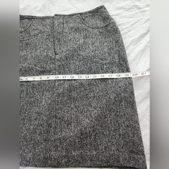 Club Monaco Heather Gray Wool Tweed Skirt, New with Tag, Size 6 - Picture 12 of 13